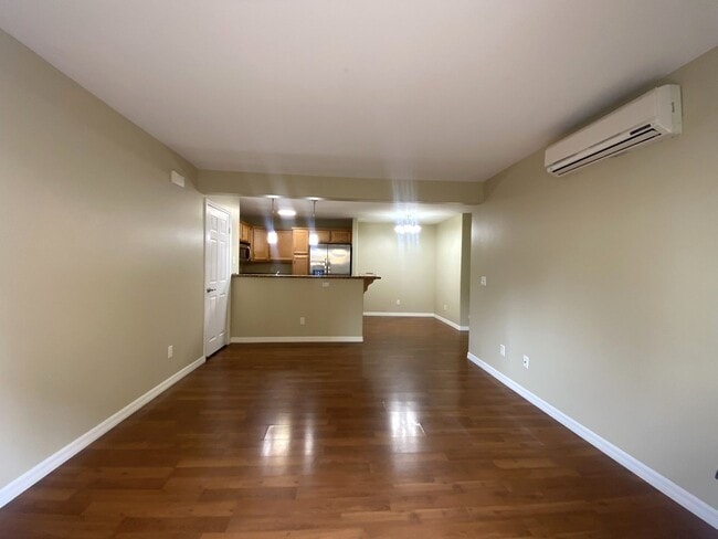 Photo - m583 - Wyatt Unit 5252-130