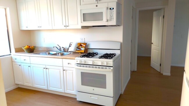 Photo - 2848 Morningside St Unit Paradise Hills Living