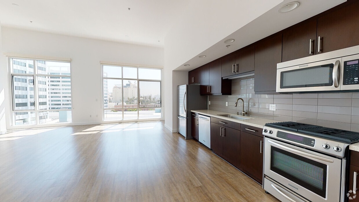 3D Tour - The Avenue Hollywood
