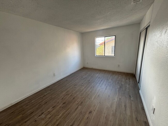 Photo - Cozy 2-Bedroom Unit with Fireplace and Utilities Included in Lancaster!