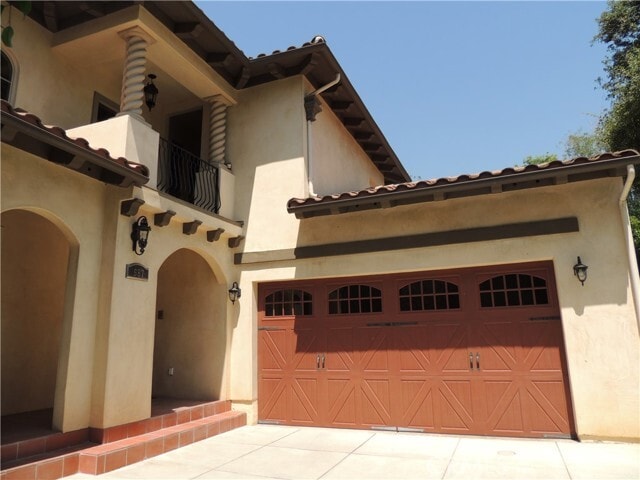 Photo - 687 Ramona Ave