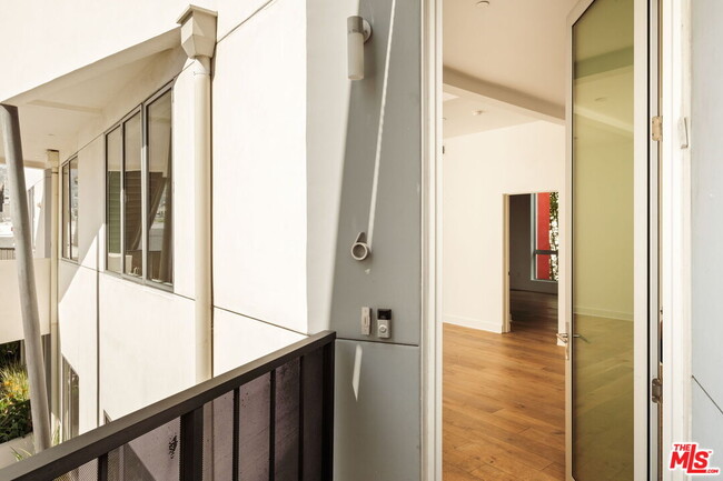 Photo - 616 Croft Ave Unit 6