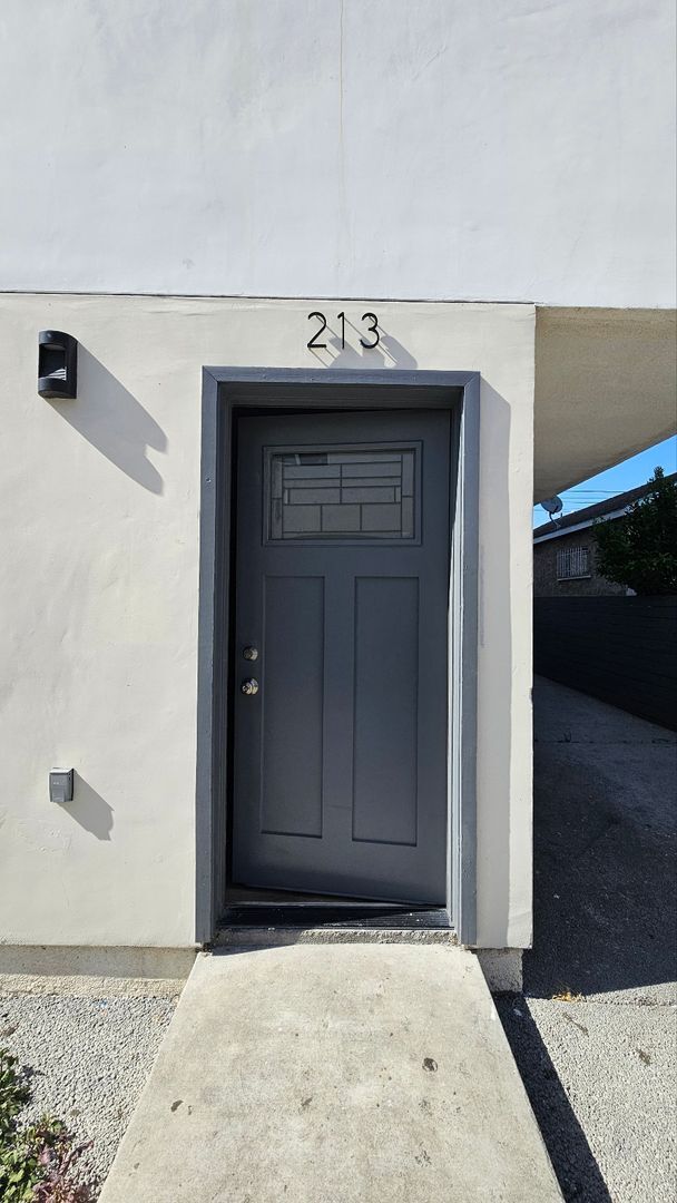 Building Photo - 43(211) Unit 43(213)