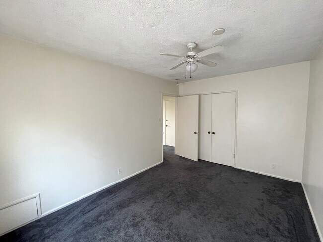 Photo - 2986 Waverly Dr Unit #4