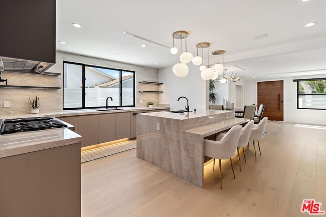 Photo - 13013 Killion St