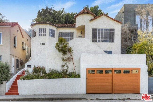 Building Photo - 1811 W Silver Lake Dr