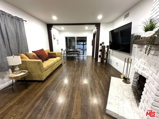 Photo - 15732 Covello St House