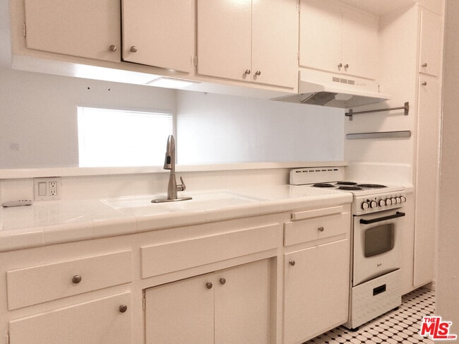 Photo - 3376 Descanso Dr Unit 6