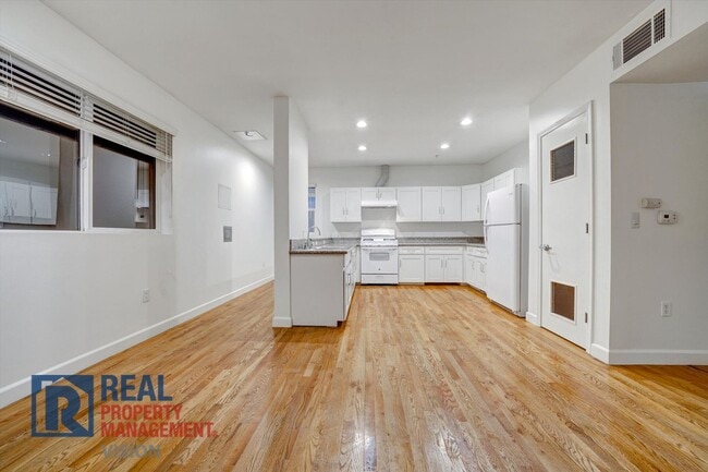 Photo - Westlake Park Square Apartments