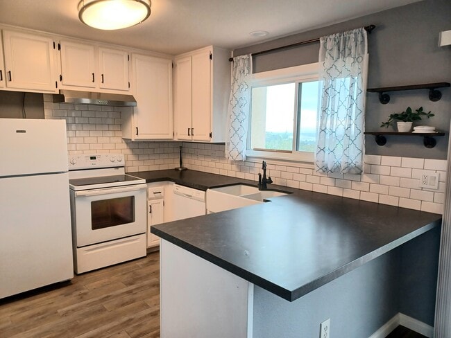 Photo - 3664 Clairemont Dr Unit 1C