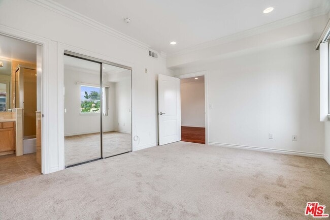 Photo - 3328 Oakhurst Ave Unit 111