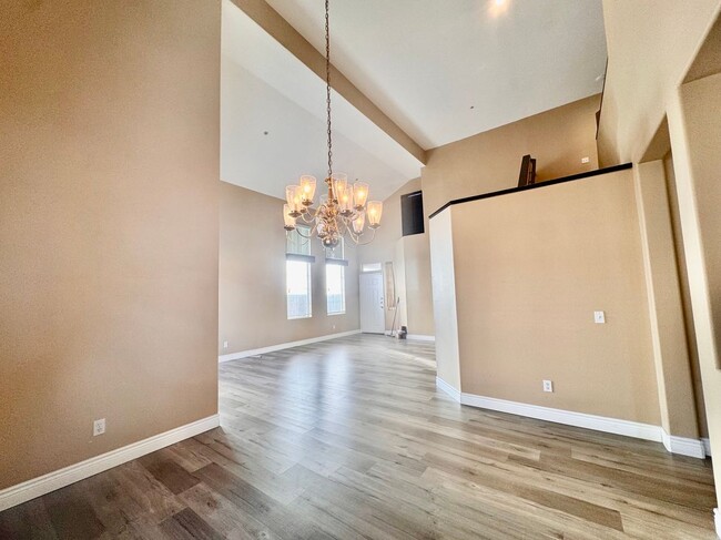 Photo - 14880 Southend St