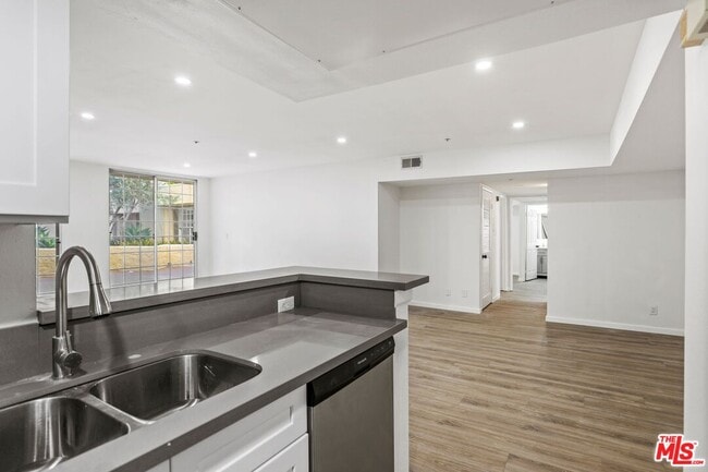 Photo - 11711 Ohio Ave Unit 117