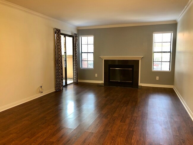 Living Room - 12035 Alta Carmel Ct Unit 209