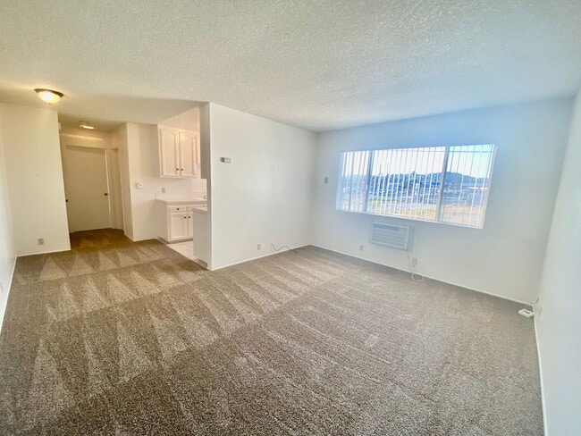 Upper Corner Unit with Utilities INCLUDED!! - Upper Corner House Unit with Utilities INCLUDED!!
