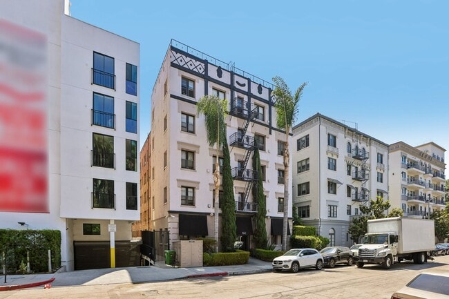 Photo - Chateau Hollywood