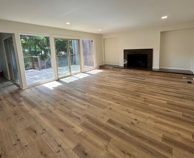 Photo - 2021 Anacapa St