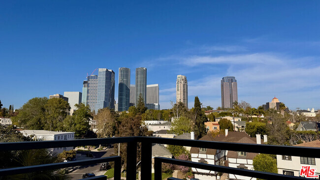 Building Photo - 2111 S Beverly Glen Blvd Unit 2 Rental