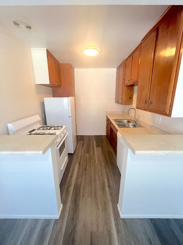 Photo - 2115 Placentia Ave Unit 24