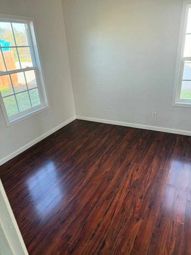 Photo - 411 Grand Ave