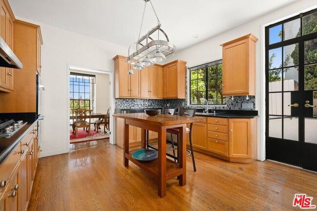 Photo - 333 Dalehurst Ave