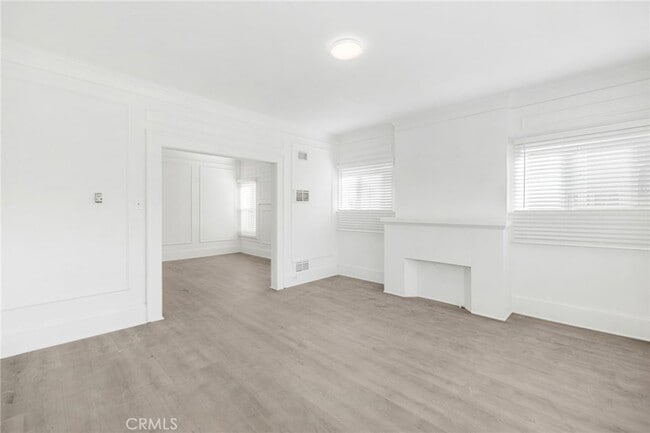 Photo - 550 N Kenmore Ave