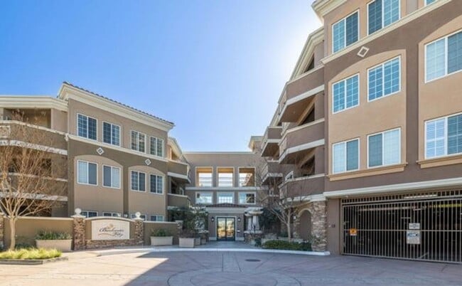 Building Photo - Breakwater Village – Beautiful 2-Bedroom, 2-Bath 55+ Condo with A/C & Resort-Style Amenities Unit 206