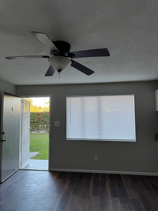 New Window Blinds - 23244 Orange Ave Unit 4
