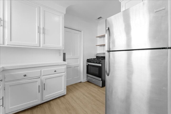 Photo - 335 N Genesee Ave Unit 337.5