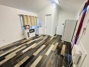 Photo - 152 W Tenth St