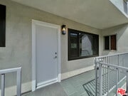 Photo - 903 S Barrington Ave Apartment
