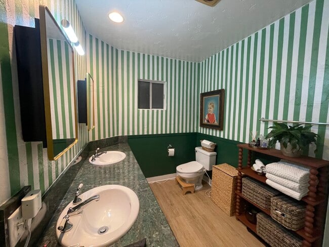 Photo - 1416 Ellsmere Ave Unit 1416