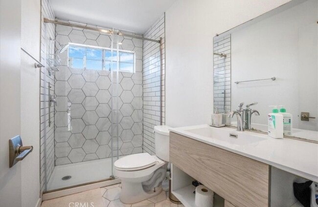 Photo - 2481 S Bundy Dr