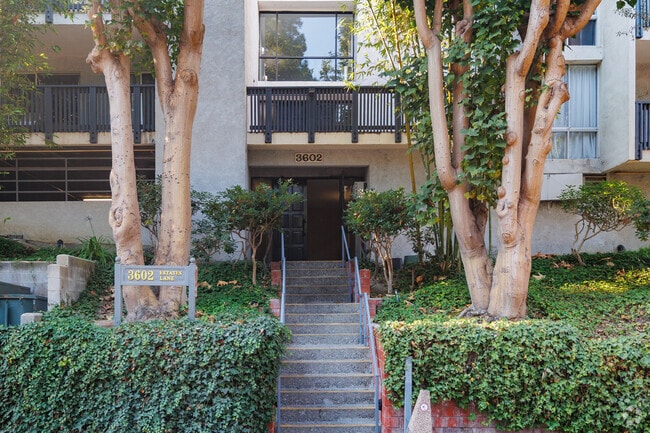 Photo - The Estates Condominium