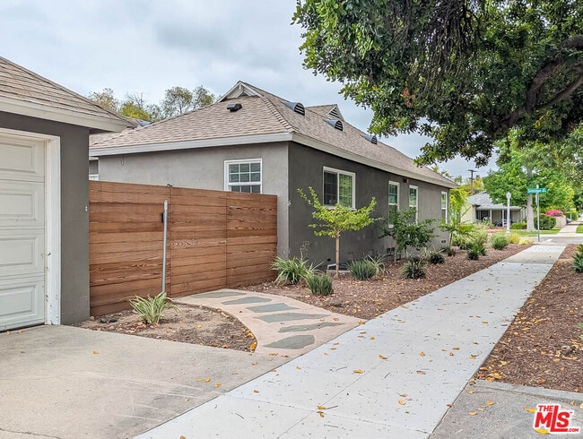 Photo - 450 N Sunnyslope Ave