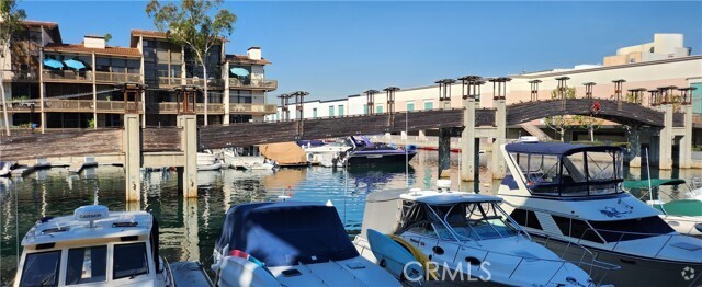 Building Photo - 8127 Marina Pacifica Dr N Rental