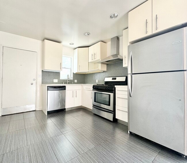 Building Photo - 3625 Regal Pl Unit 12 Rental