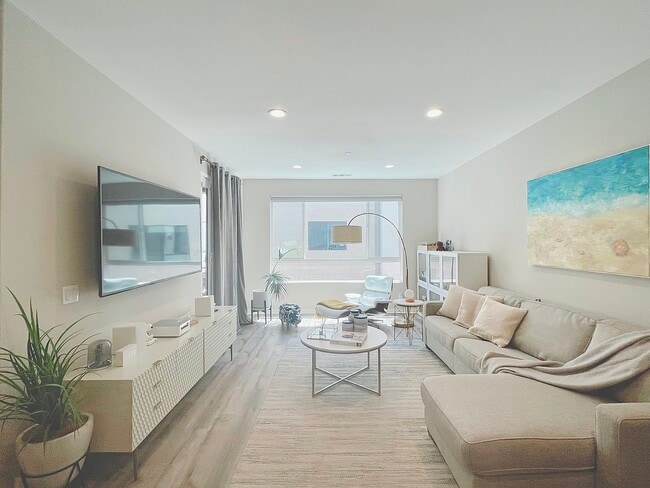 Building Photo - 13121 W Lumina Way