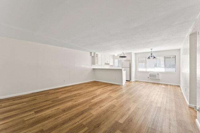 Photo - 18530 Hatteras St Unit 122