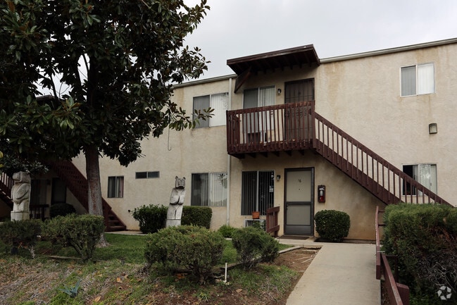 Photo - Casa De Oro Senior Apartments