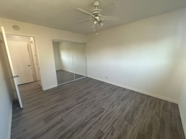 Photo - Top Floor Apartment, 1 Bed + 1 Car Garage, Long Beach Unit 3