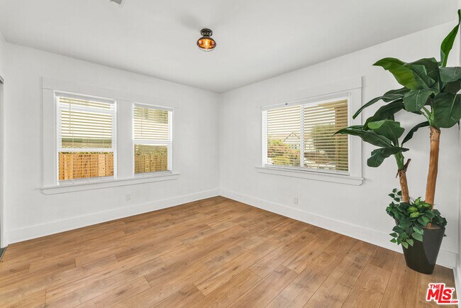 Photo - 1333 S Hudson Ave