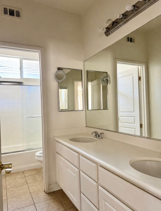 Photo - Spacious 4 Bedroom in Oxnard