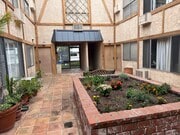 Photo - 2141 S Bentley Ave Unit 106