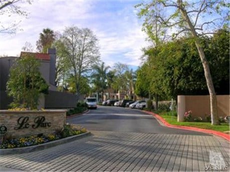 Building Photo - 1109 Tivoli Ln Unit 131