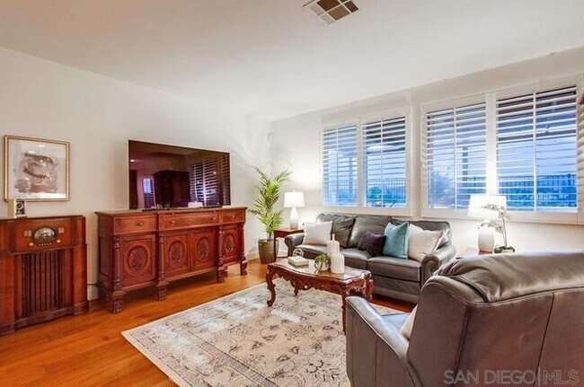 Photo - 913 Glendora Dr