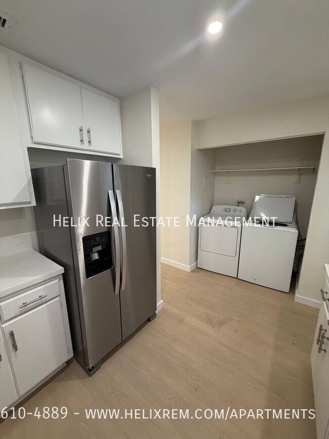 Building Photo - 1933 E Villa St