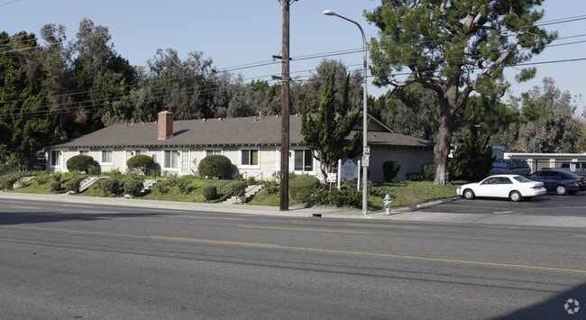 Mauna Loa Lambert Apartments - Brea Grove Residences
