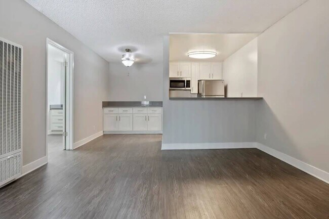 Photo - Kaitlin Court Apartments