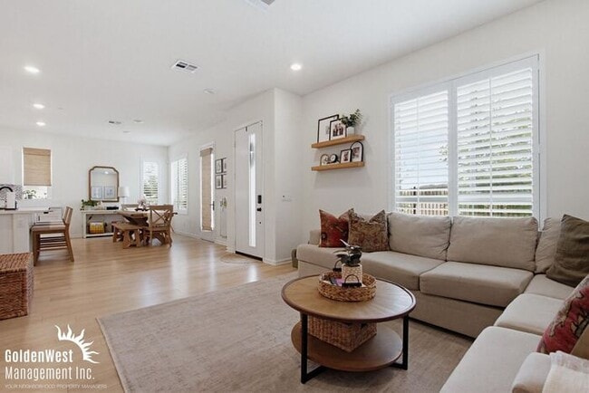 Photo - Modern 3Bdm 2.5Ba Unfurnished Town-Home in the Soltaire Community!